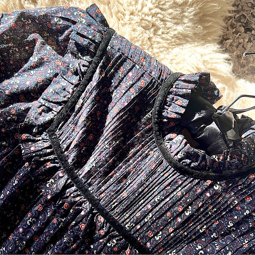 💋SOLD💋🍾🖤DÔEN ‘Clay’ Prairie Dress Wednesday Black/Blue Floral XS/S - Picture 3 of 10